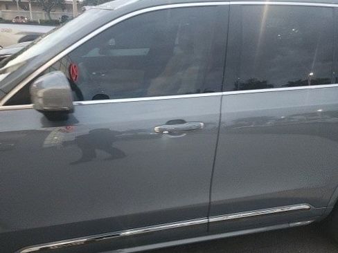 Used 2022 Volvo XC90 T8 Inscription image 5