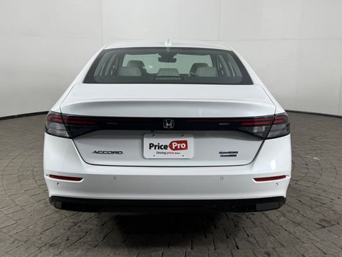 Used 2024 Honda Accord Touring image 6