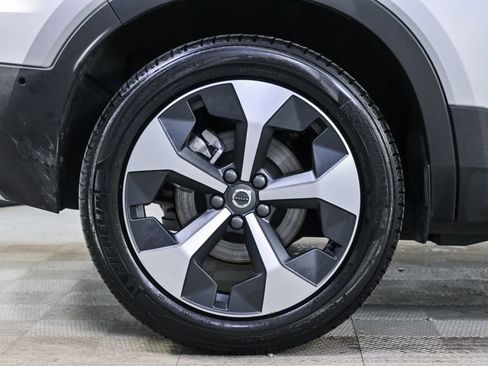 Certified 2025 Volvo XC40 B5 Plus image 39