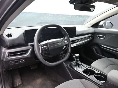 Used 2025 Kia K4 FWD image 16