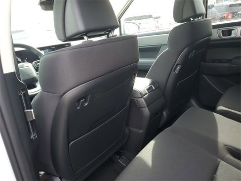 New 2026 Hyundai Santa Fe SE image 13