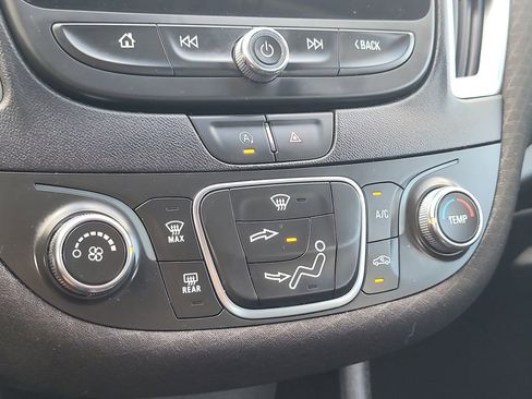 Used 2022 Chevrolet Malibu LS FWD image 23