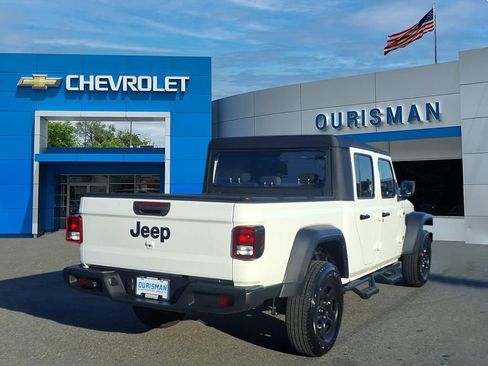 Used 2023 Jeep Gladiator Sport AWD/4WD image 3