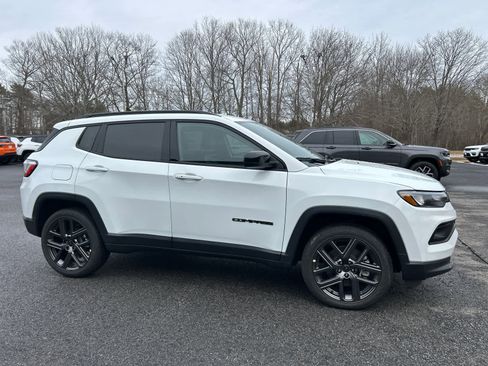 New 2026 Jeep Compass Latitude image 3