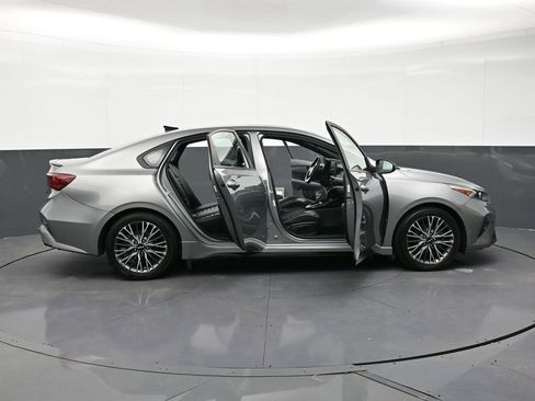 Used 2022 Kia Forte GT-Line w/ GT-Line Premium Package image 33