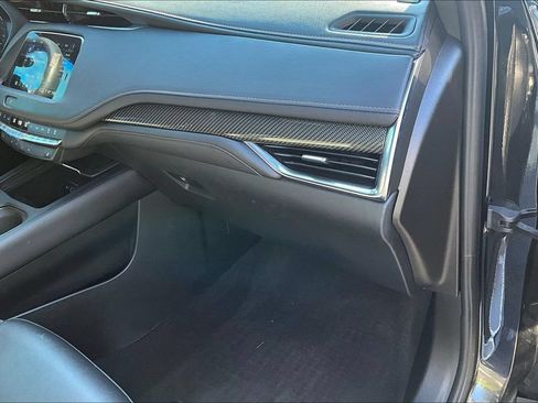 Used 2022 Cadillac XT4 Sport w/ Enhanced Visibility Package AWD/4WD image 26