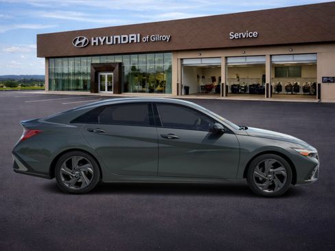 New 2026 Hyundai Elantra SEL Sport FWD image 6