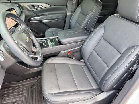 Certified 2024 Chevrolet Traverse LT FWD image 21