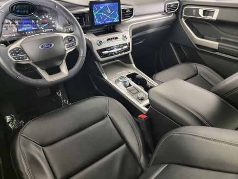 Certified 2023 Ford Explorer XLT w/ Equipment Group 202A AWD/4WD image 38