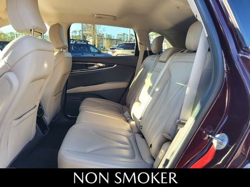 Used 2021 Lincoln Nautilus FWD image 6