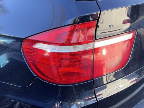 Used 2010 BMW X5 xDrive30i image 9