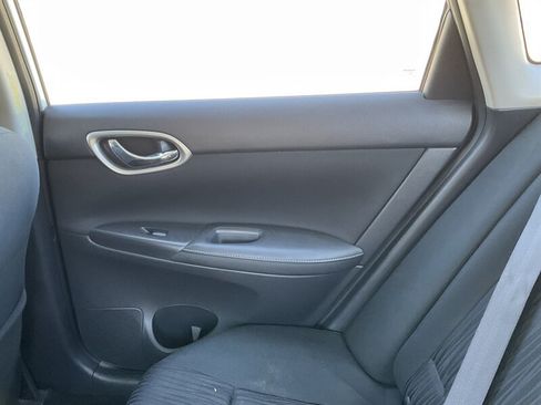 Used 2019 Nissan Sentra SV FWD image 17