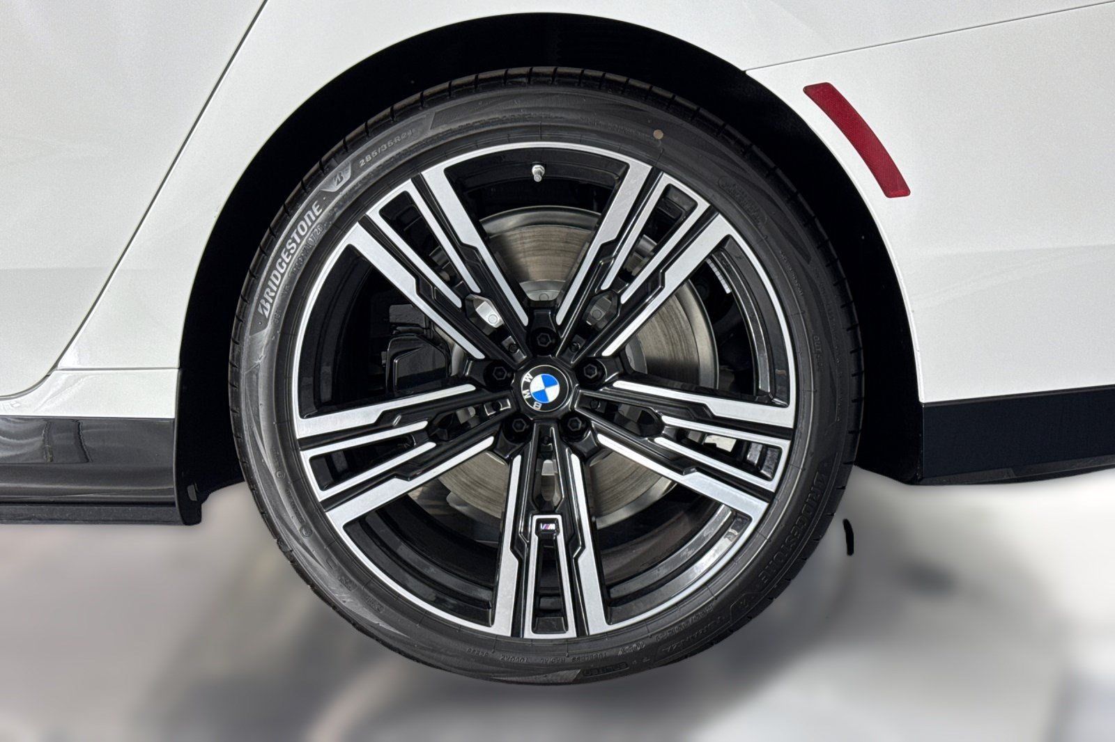 Used 2026 BMW i7 xDrive60 w/ M Sport Package RWD image 12