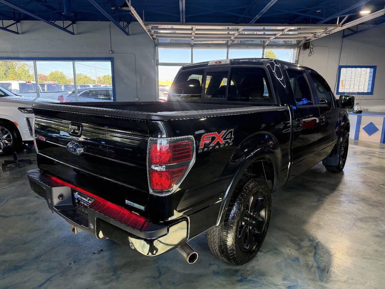 Used 2014 Ford F150 FX4 w/ Equipment Group 402A Luxury AWD/4WD image 11