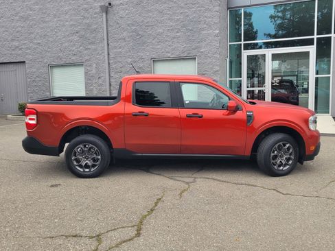 Certified 2022 Ford Maverick XLT w/ XLT Luxury Package image 3