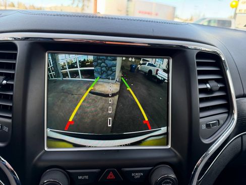 Used 2018 Jeep Grand Cherokee Summit image 19