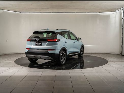 Used 2023 Chevrolet Bolt EUV Premier w/ Sun & Sound Package FWD image 5
