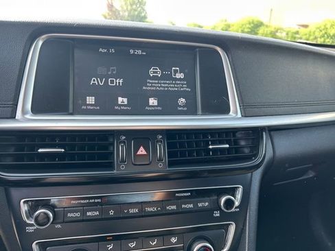 Used 2020 Kia Optima LX FWD image 9