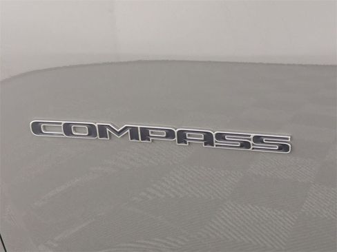 Certified 2023 Jeep Compass Limited image 28