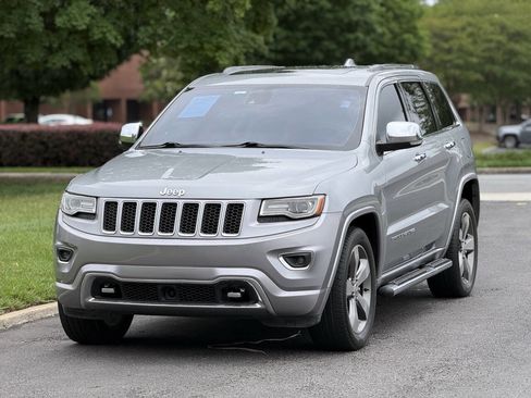 Used 2014 Jeep Grand Cherokee Overland w/ Advanced Technology Group AWD/4WD image 2