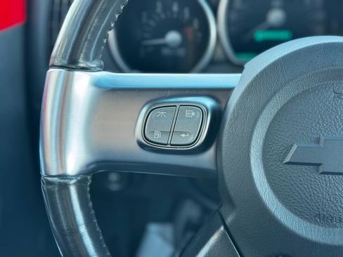 Used 2004 Chevrolet SSR w/ Preferred Equipment Group image 22