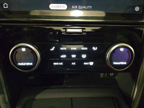 New 2026 Land Rover Discovery Limited Edition AWD/4WD image 23