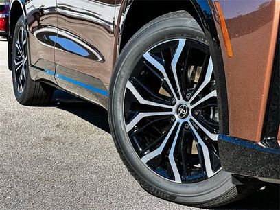 New 2025 Toyota Crown Signia XLE