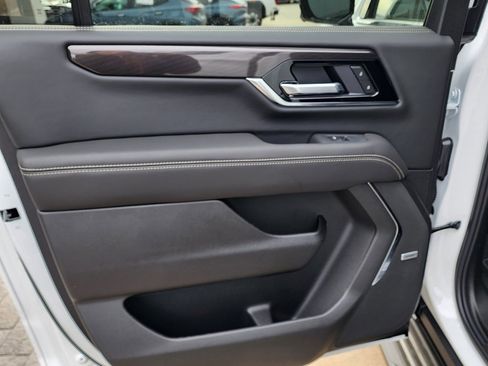 New 2026 GMC Yukon XL Elevation image 44