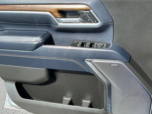 Used 2024 Chevrolet Silverado 2500 High Country w/ High Country Premium Package AWD/4WD image 28