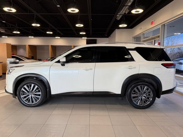 Used 2022 Nissan Pathfinder SL AWD/4WD image 7