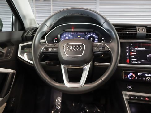 Used 2023 Audi Q3 2.0T Premium w/ Convenience Package image 18