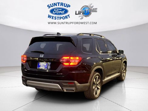 Used 2023 Honda Pilot Elite image 3