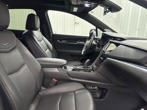 Used 2025 Cadillac XT5 Premium Luxury image 22