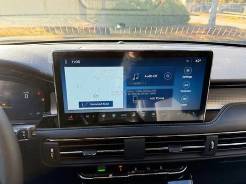 New 2026 Lincoln Corsair Premiere image 18