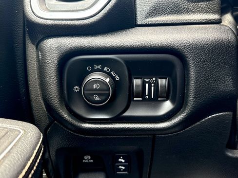 Used 2022 RAM 1500 Laramie AWD/4WD image 39