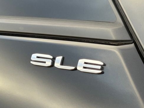 Used 2024 GMC Terrain SLE image 10