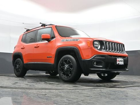 Used 2018 Jeep Renegade Latitude w/ Cold Weather Group image 48