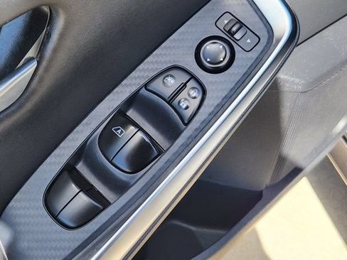 Used 2025 Nissan Sentra SR FWD image 22