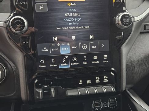 Used 2023 RAM 1500 Big Horn AWD/4WD image 15