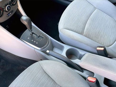 Used 2017 Hyundai Accent SE image 16