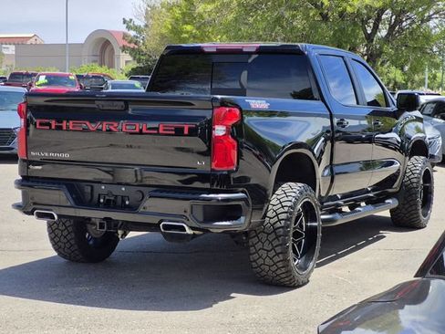 Used 2025 Chevrolet Silverado 1500 LT Trail Boss w/ Convenience Package II AWD/4WD image 3