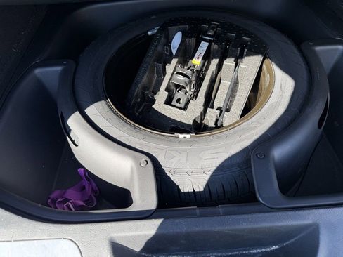 Used 2019 Jeep Grand Cherokee Overland image 14