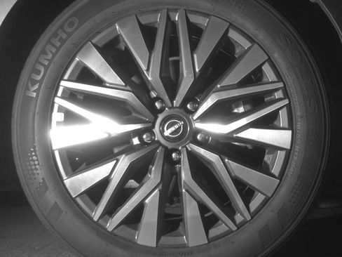 Used 2025 Nissan Altima 2.5 SV FWD image 10