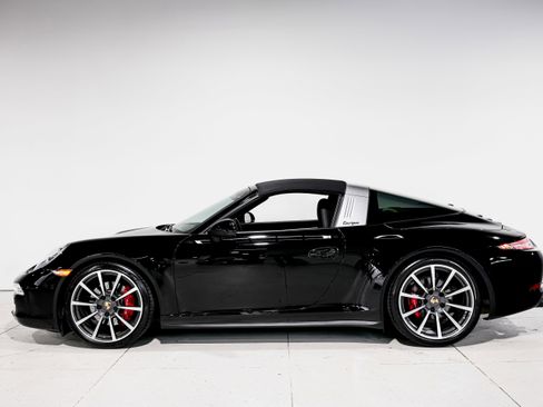 Used 2014 Porsche 911 Targa 4S image 7