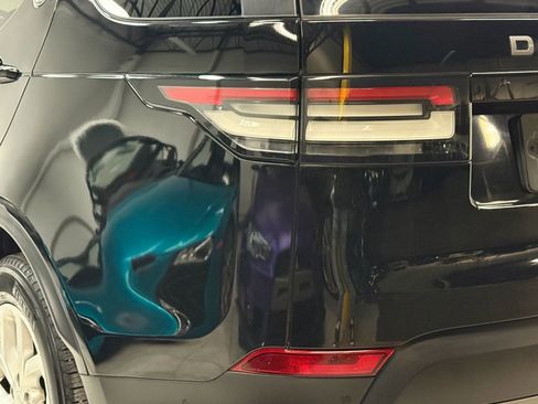 Used 2019 Land Rover Discovery SE image 12