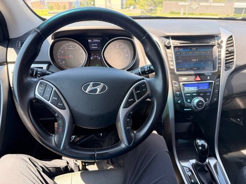 Used 2015 Hyundai Elantra GT w/ Option Group 03 FWD image 13