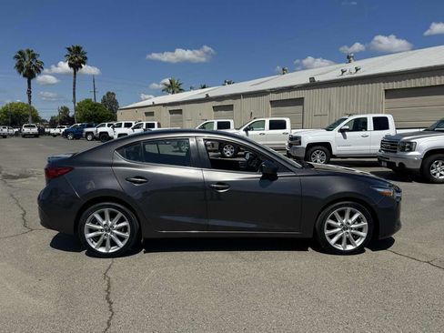 Used 2017 MAZDA MAZDA3 Grand Touring FWD image 10