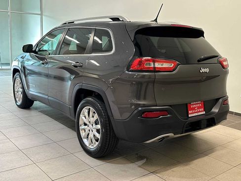 Used 2015 Jeep Cherokee Limited w/ Luxury Group AWD/4WD image 4