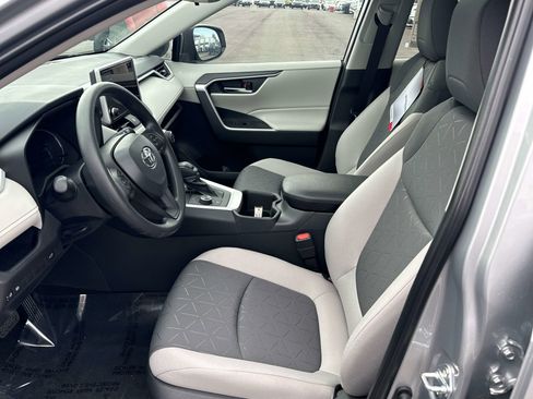 Used 2025 Toyota RAV4 XLE w/ Convenience Package image 11