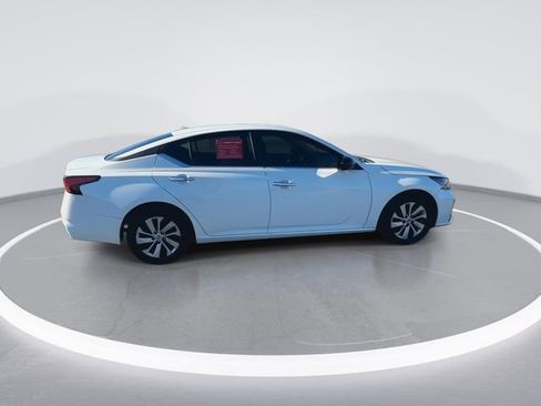 Certified 2025 Nissan Altima 2.5 S image 9